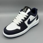 کفش جردن وان | سایز ۳۷ تا ۴۰ اگر به دنبال یک کفش اسپرت شیک و باکیفیت هستید، جردن وان یکی از بهترین گزینه‌ها برای استایل روزمره و خیابانی است. این مدل با ترکیب رنگی جذاب سفید ومشکی، ظاهر بسیار خاصی دارد و به‌راحتی با انواع استایل‌های کژوال و اسپرت ست می‌شود. ویژگی‌ها: • موجود در سایزهای ۳۷ تا ۴۰ • طراحی الهام‌گرفته از مدل‌های کلاسیک جردن وان • رویه مقاوم و باکیفیت با دوخت تمیز • کفی نرم، راحت و مناسب استفاده طولانی • مناسب پیاده‌روی، دانشگاه، روزمره و استایل خیابانی • ترکیب رنگ حرفه‌ای و جذاب چرا جردن وان؟ جردن وان به‌خاطر طراحی ماندگار و راحتی عالی، همیشه جزو محبوب‌ترین کفش‌های اسپرت بوده است. این مدل انتخابی ایده‌آل برای کسانی است که به راحتی و ظاهر شیک اهمیت می‌دهند و می‌خواهند کفشی همه‌فن‌حریف داشته باشند.